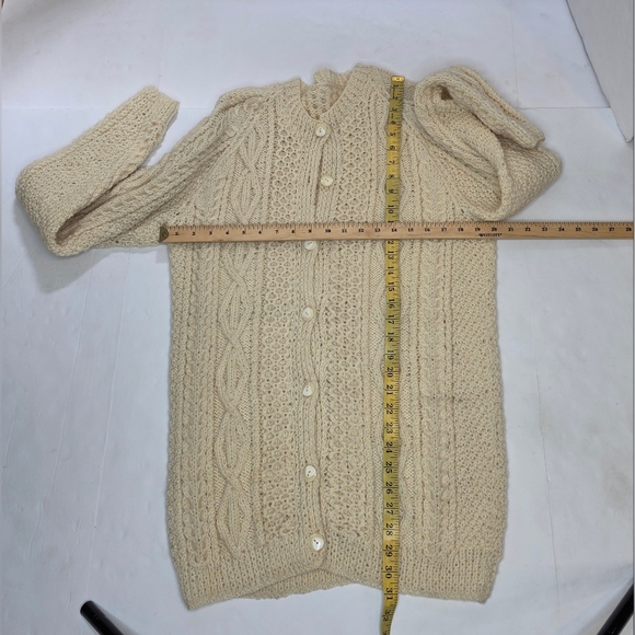 Cozy Cream Cable Knit Women's Sweater.  Med/lg - Picture 7 of 9